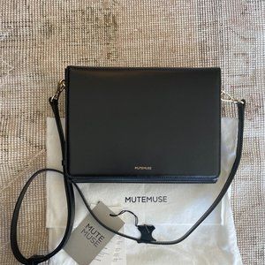 MuteMuse Amuse black leather crossbody bag/dustbag NEW WITH TAGS, made in Korea